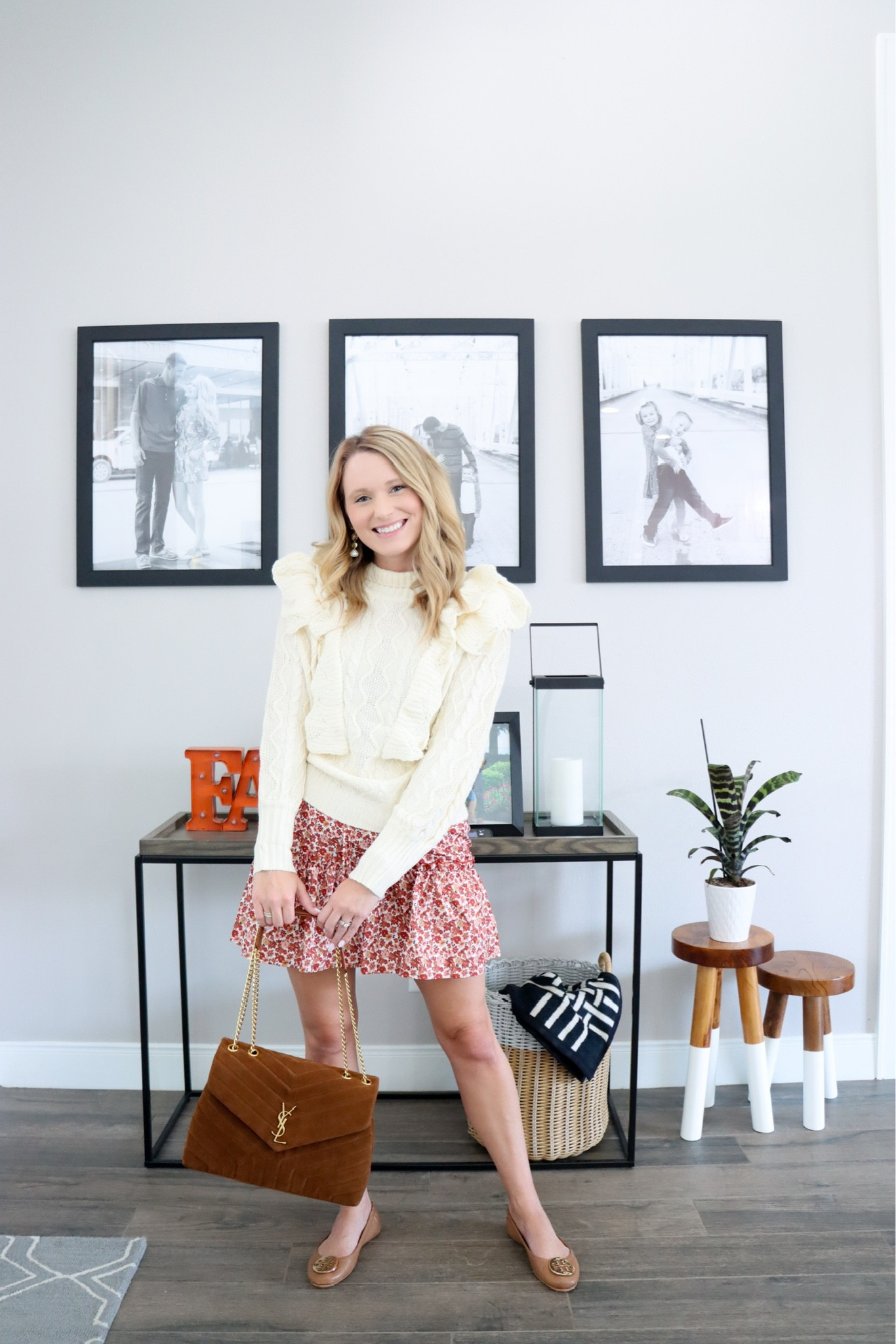 Loving my new fall outfit from Cupshe- along with my new fall handbag- Time to schedule a fall girls night out!

//
Girls night out outfit 
Fall outfits 
Transitional outfits 
Skirts
Sweaters
Fall handbags

#LTKstyletip #LTKfindsunder50 #LTKitbag