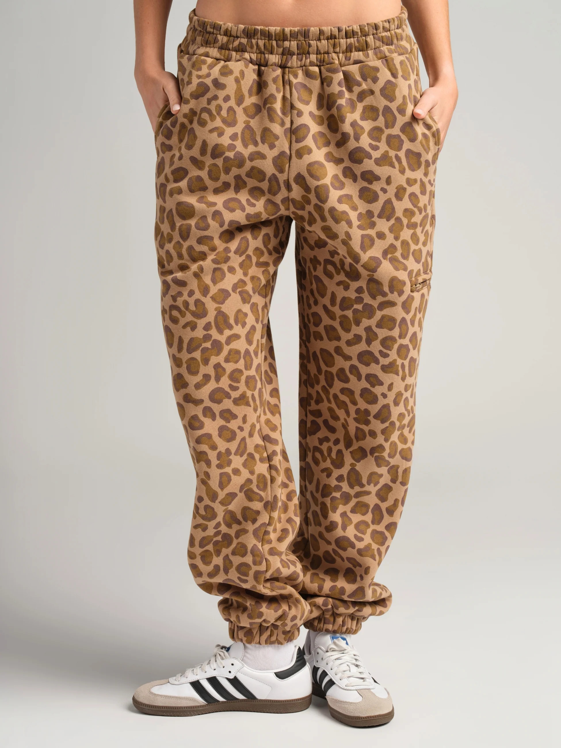 Comfrt Airplane Mode Travel Sweatpants | Brown Leopard | Oversized | M | Medium | Comfrt