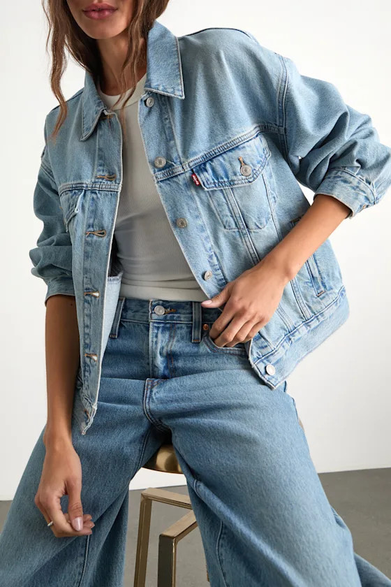 '90s Trucker Light Wash Denim Jacket | Lulus