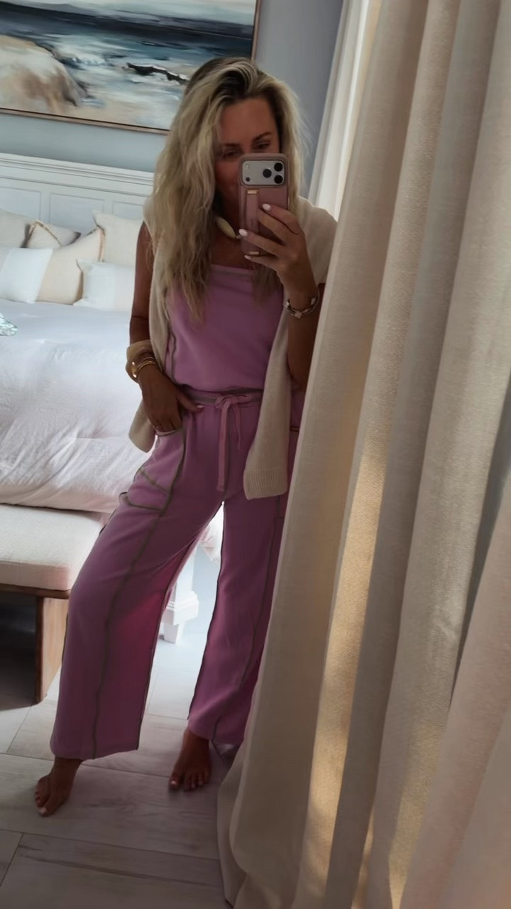 An Amazon win🐚💕🤏🏼! 
35+ colors. I did medium bc I like my dryer 🤪! No steaming comfies 💯

Fall style. Summer style. Travel style. Travel outfit.

#LTKootd #LTKSeasonal