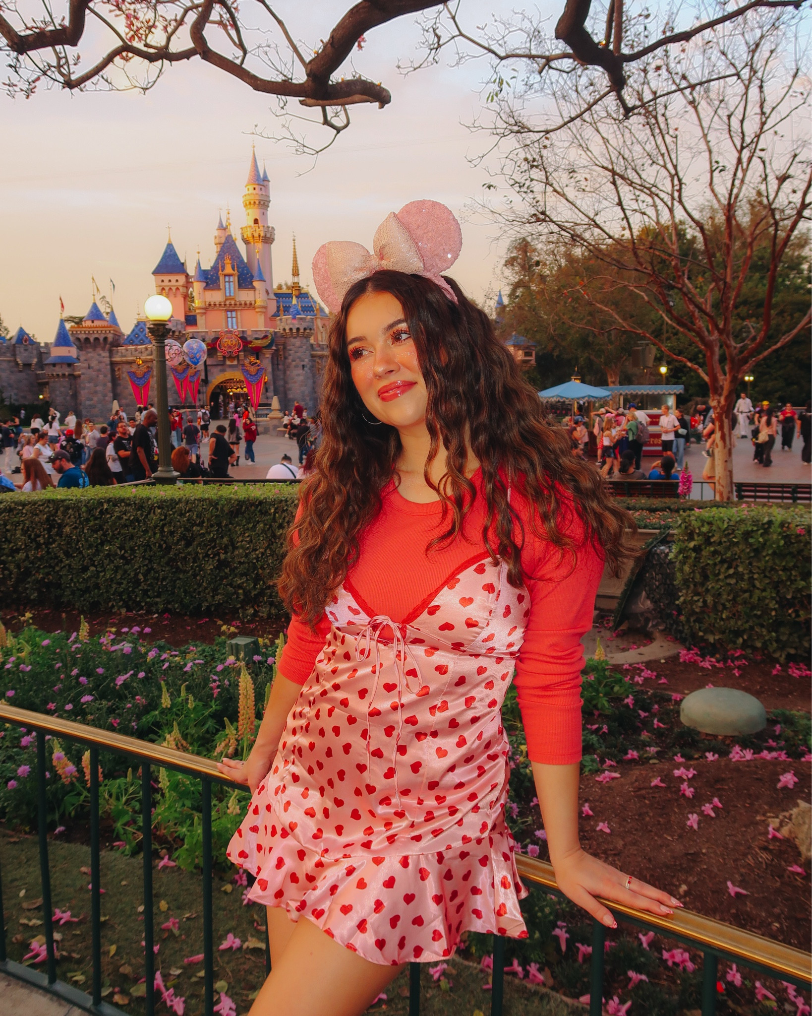 sweethearts nite at disneyland!! valentine’s day inspo 

#LTKootd #LTKValentine #LTKSeasonal