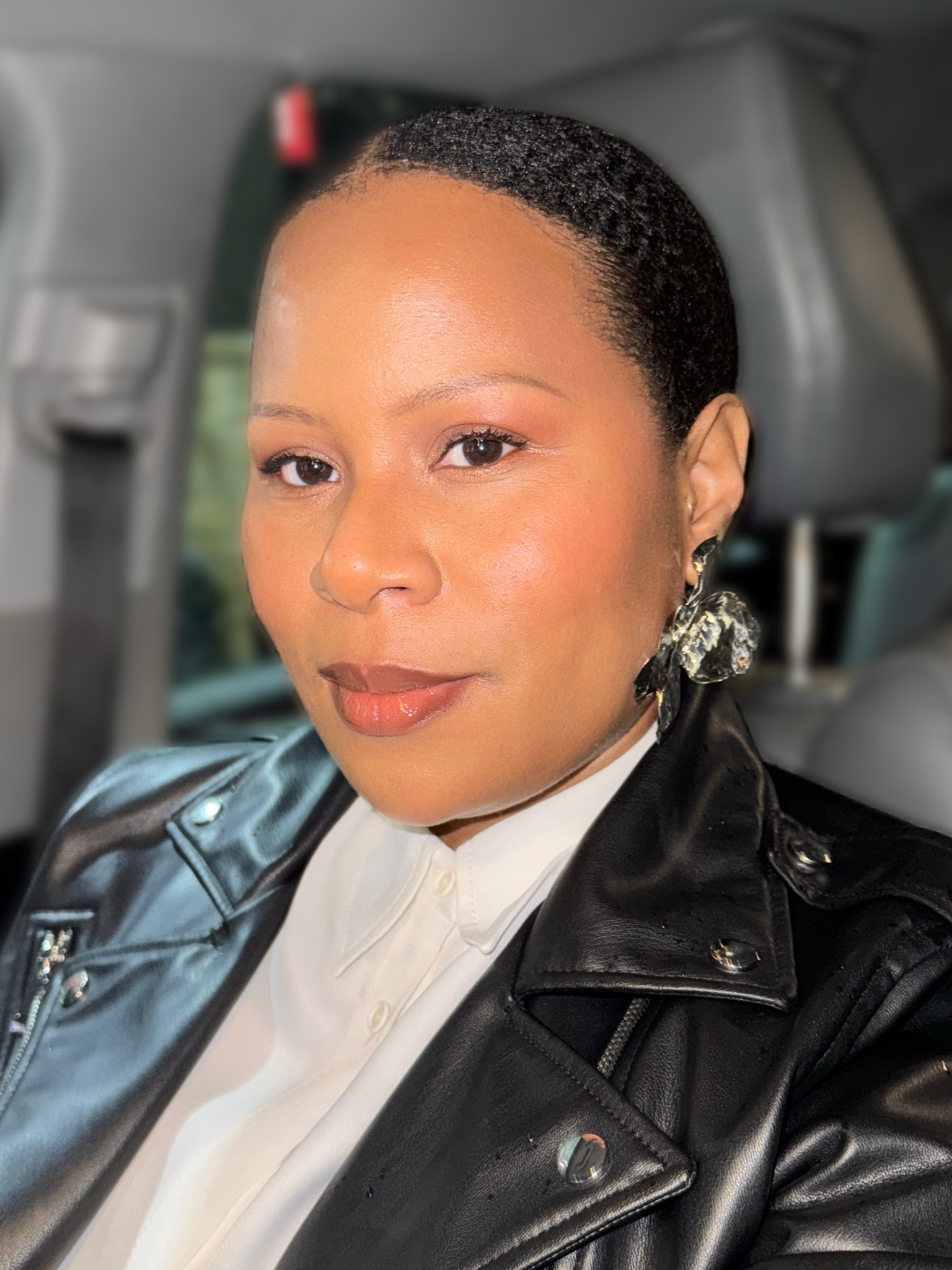 Glowing Makeup with spicy brown glossy lip #lipgloss #glowingmakeup #tower28 #mented #beauty #makeup 

#LTKOver40 #LTKBeauty