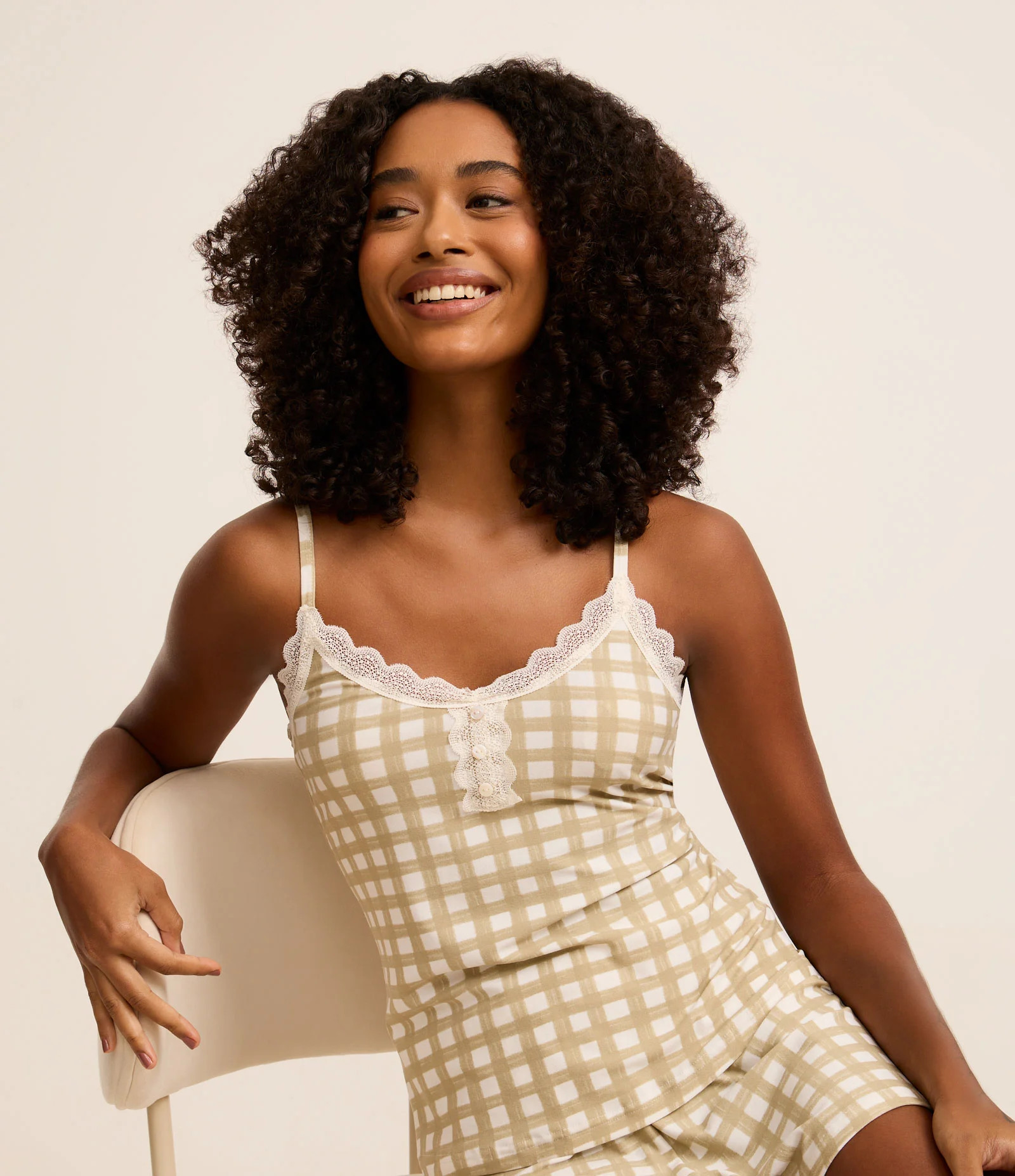 Pijama Short Doll em Peach Touch com Estampa Xadrez Vichy e Detalhe de Renda Verde - Lojas Renner | Renner (BR)