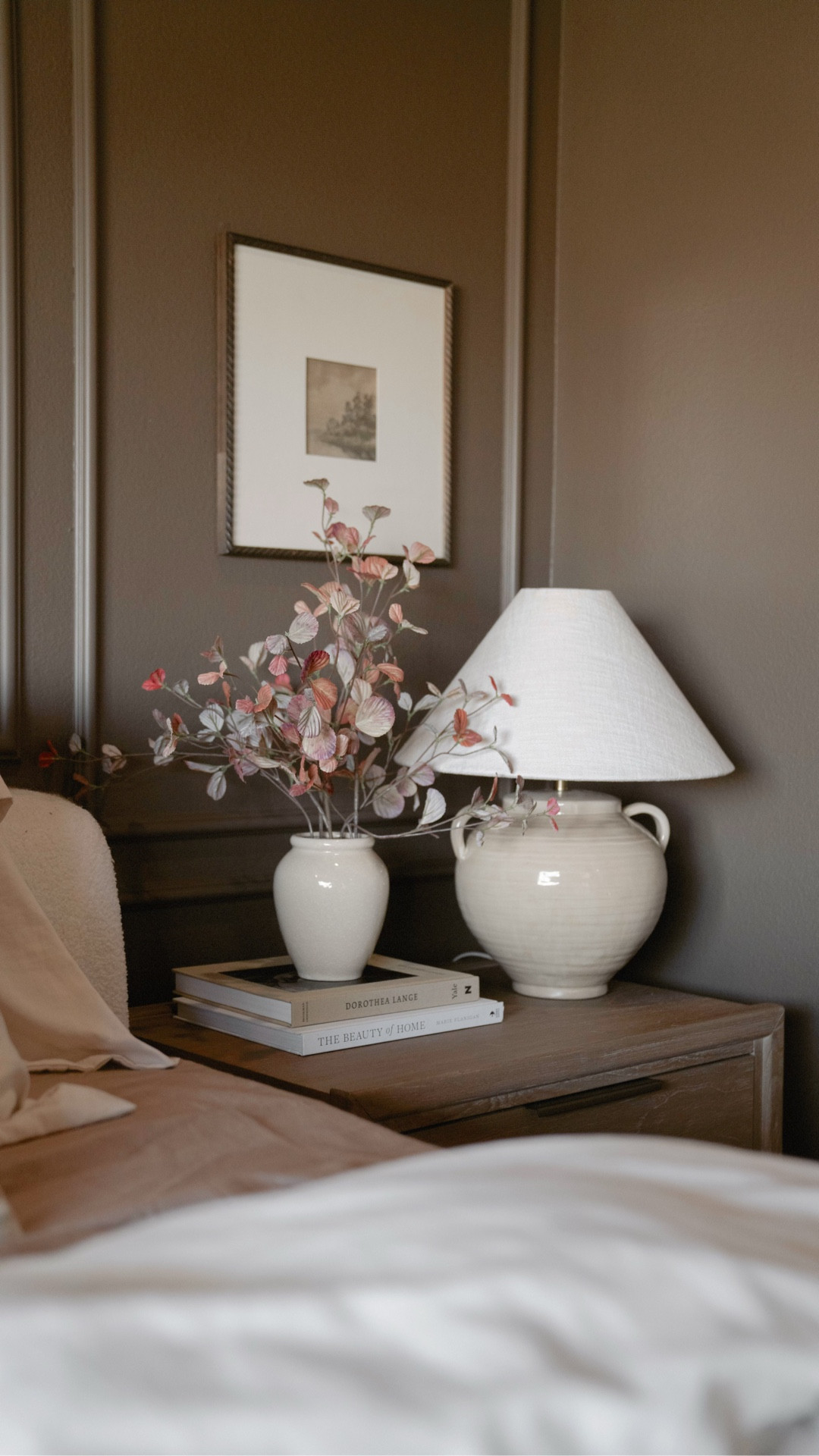 DIY table lamp 🤎

Ive always loved the look of vase lamps but not for $500💀 so I made this one for $14! 

All you need is lampshade, rechargeable lamp, and a vase (home goods always has a ton & I've linked a million on my Amazon Storefront & LTK) or you can thrift one and paint it if you don't like the color.
.
.
.
#diy #diylamp #diyhome #diyhomedecor #tablelamp
#diytablelamp #vaselamp #juglamp 

#LTKFindsUnder100 #LTKStyleTip #LTKHome