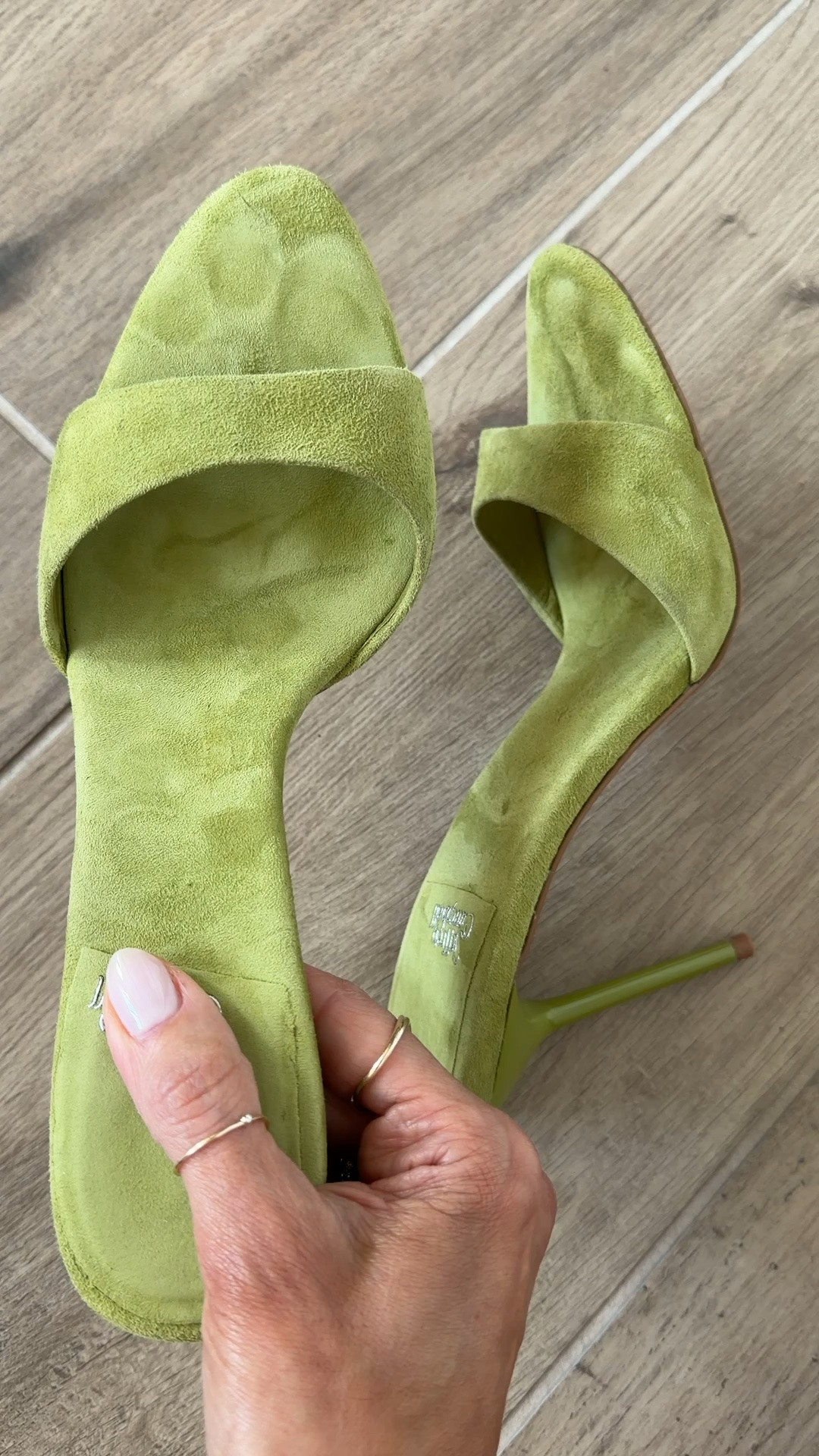 Act fast! These are selling out everywhere!! I found one retailer that is still fully stocked, don’t walk, run! Tts

#LTKNYFW #LTKOver40 #LTKSeasonal
