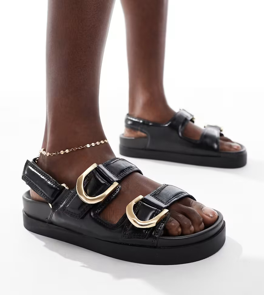 Stradivarius Wide Fit chunky flat sandals in black | ASOS (Global)