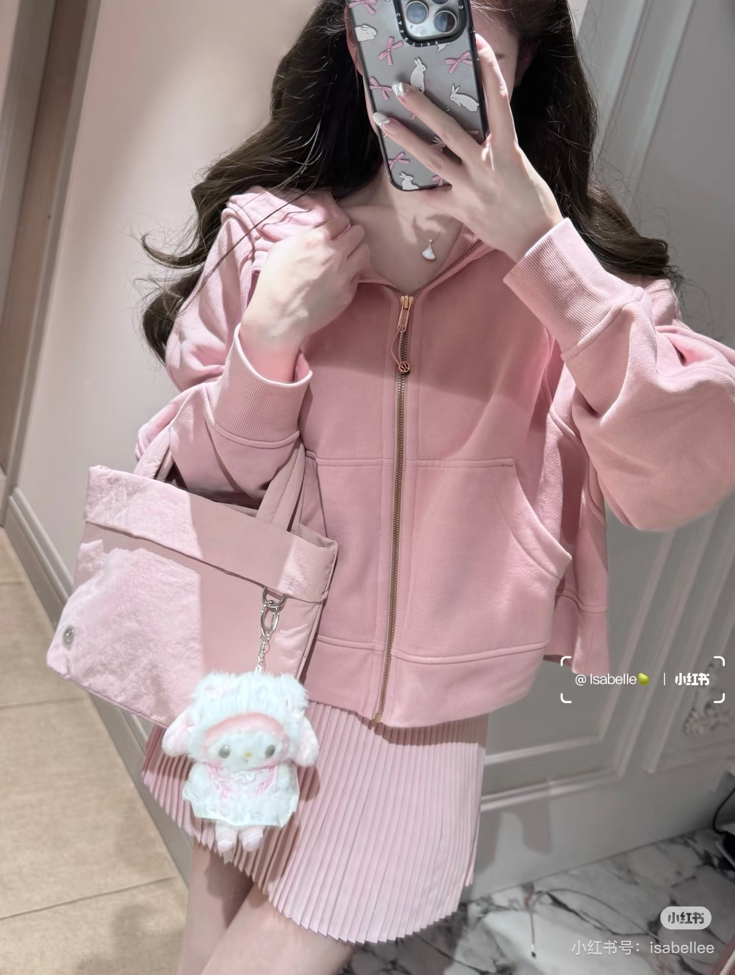 ✨ OOTD in Lululemon Blissful Pink ✨
Nothing says soft girl fall like a full look in Blissful Pink 🍓💗
This cozy hoodie scuba+ pleated skirt combo from Lululemon is giving effortlessly cute, comfy yet elevated.

Paired it with a soft canvas tote & a fluffy charm for that perfect “coquette meets preppy” vibe 🎀

📍Color: Blissful Pink
👟 Perfect for: coffee runs, brunch, campus strolls, and soft girl aesthetics lovers

#LTKfit #LTKfashion #LululemonStyle #BlissfulPink #SoftGirlEra #PreppyStyle #OOTD #FallOutfit #coquetteaesthetic #pinkoutfit #girlystyle #ltkfall #lululemonaddict #casualchic