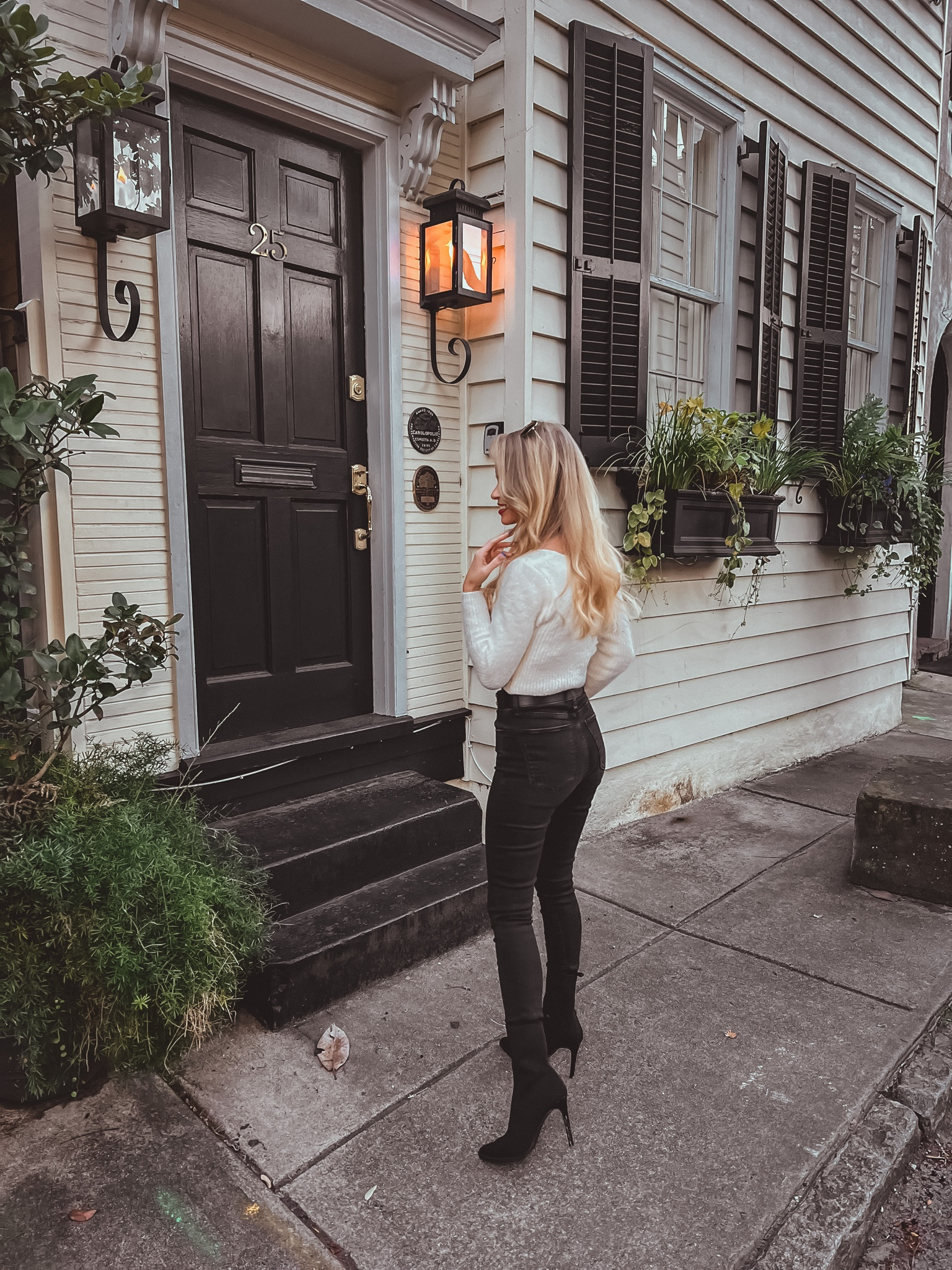 Fall fashion aesthetic black skinny pants and cropped long sleeve sweater wrap top

#LTKsalealert #LTKSeasonal #LTKfindsunder100