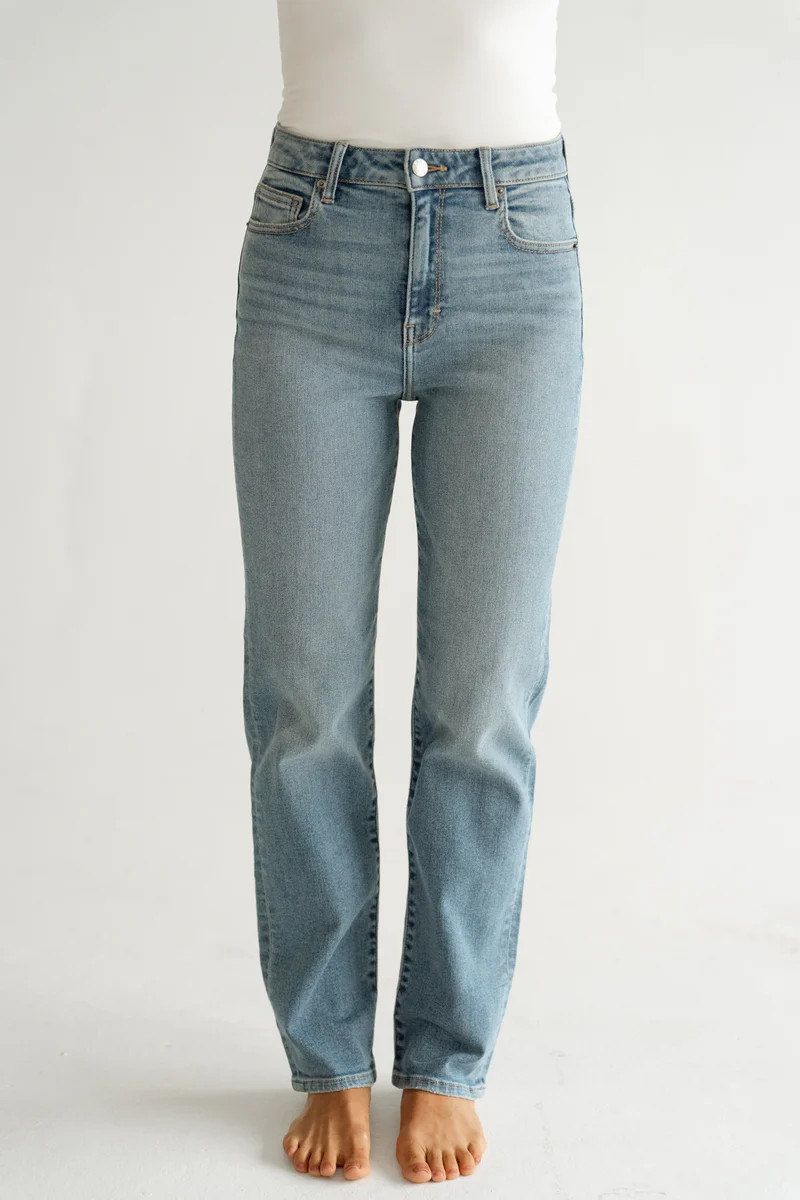 Chrissy Classic Vintage Jeans | Carly Jean Los Angeles