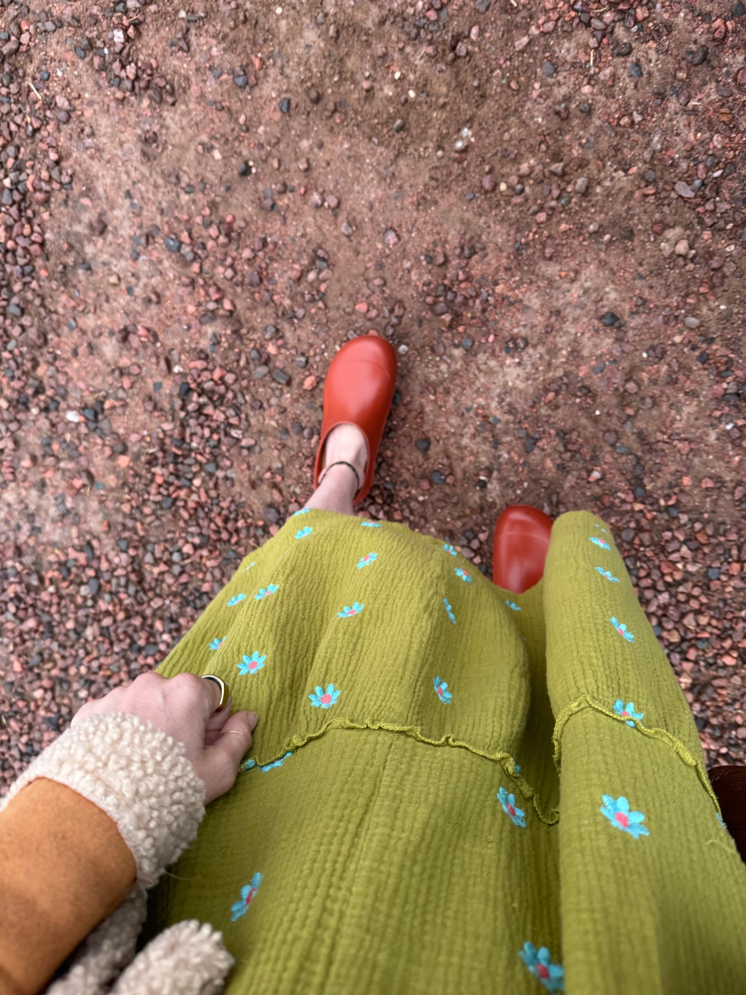 My original garden clogs are from Gardenheir ~ these are the best dupes! 