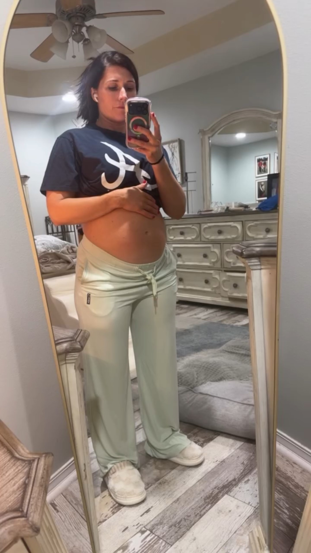 These comfort cloud pants are hands down the softest lounge pants ever!

Wearing a large in the top and pants! Just got the tops in today!

#LTKBump #LTKmomlife #LTKdayinmylife