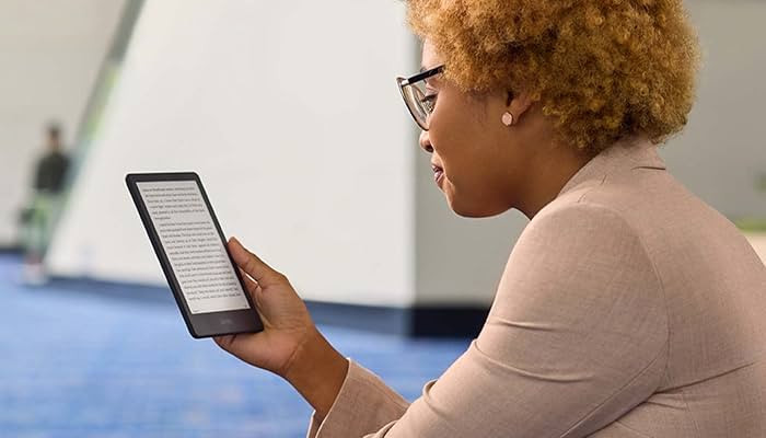 Kindle Paperwhite Signature Edition (32 GB) – With a 6.8" display, wireless charging, and auto-... | Amazon (US)