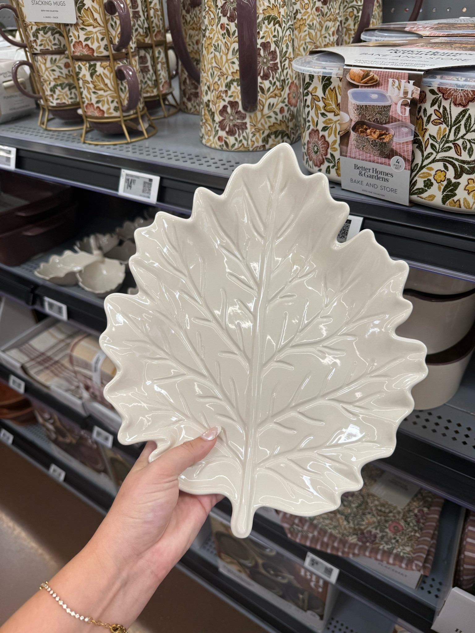 Leaf serving tray

Hosting essentials fall home decor Walmart finds

#LTKSeasonal #LTKmomlife #LTKHome