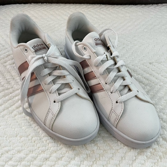 Adidas Cloud Form Sneaker | Poshmark