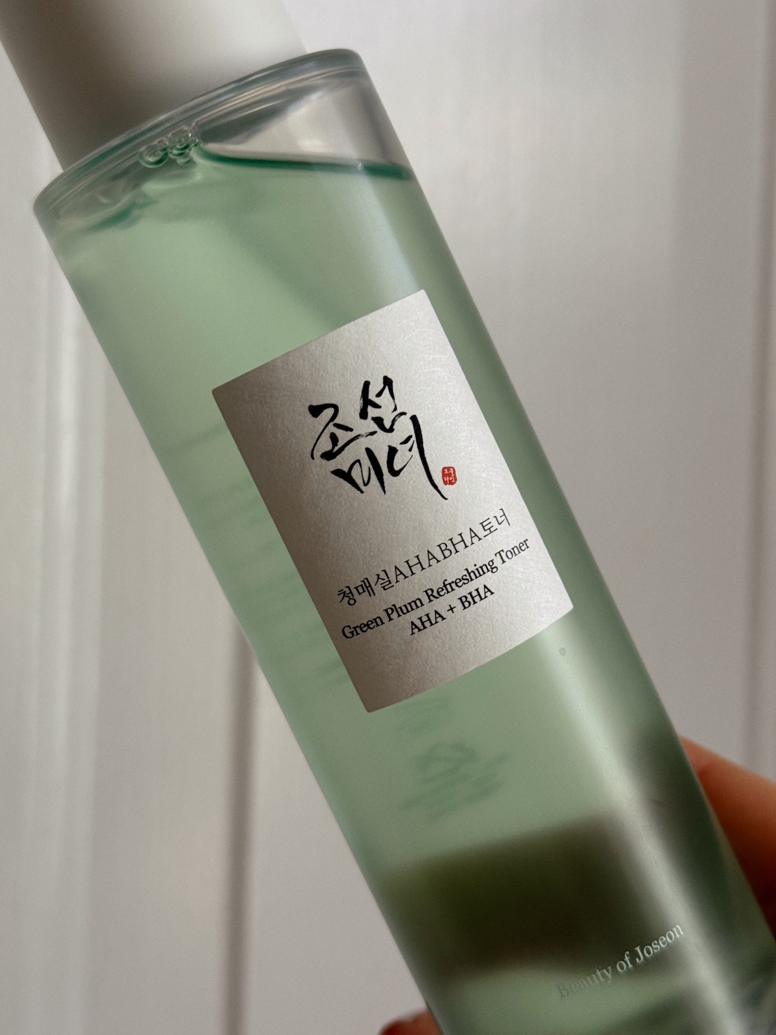 I usually find that most toners don’t do anything for my skin but this one is too good. In 2 weeks my skin is more even, less texture and smoother. #koreanskincare #skincare #beautyofjoseon 

#LTKBeauty #LTKFindsUnder50