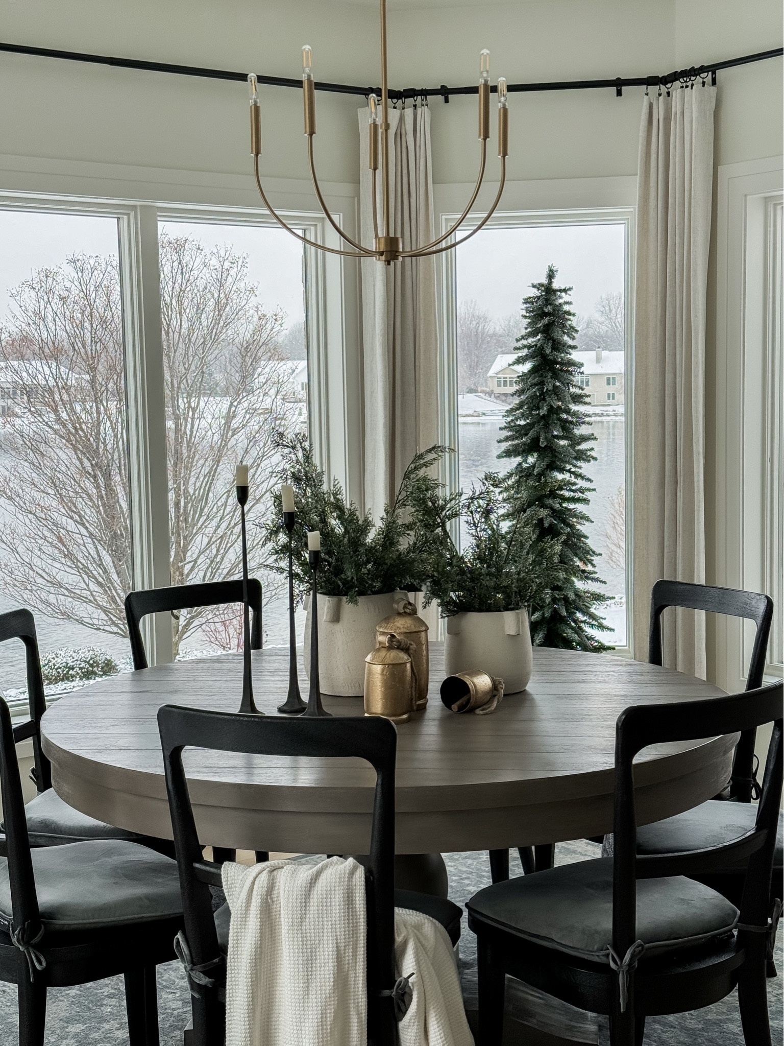 Dining room holiday inspo!

#LTKhome #LTKSeasonal #LTKHoliday