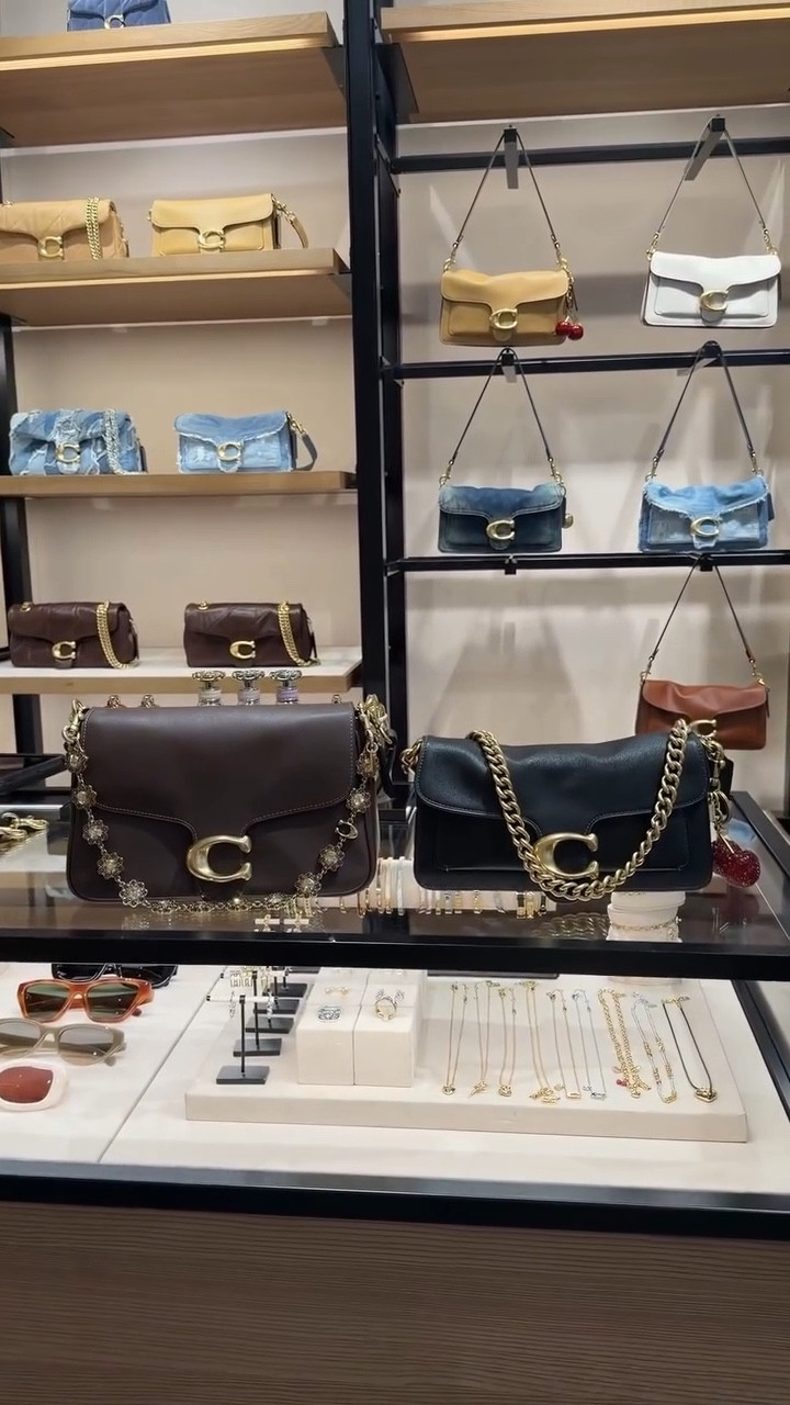 My daughter got her very first @coach bag while we were in Beverly Hills on vacation. The staff were so friendly and helpful. We definitely will remember this mother daughter shopping trip for many years to come! #fashion #shopping #motherhood #ootd #handbag