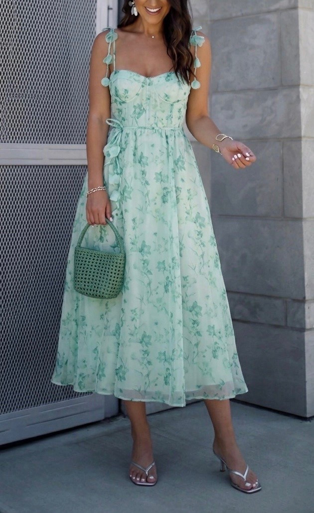 Halcyon Floral Print A-Line Dress wearing size smalll