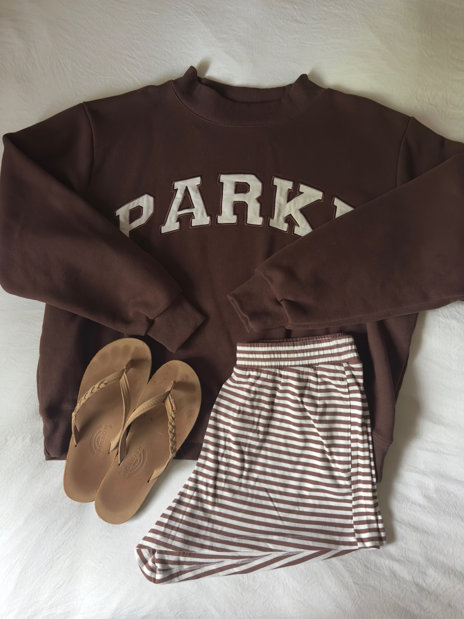 Lounge outfit 🤎

#comfyclothes #loungewear #parke #cozy #mockneck #summer #abercrombie #rainbowflipflops

#LTKootd #LTKSeasonal #LTKxAbercrombie
