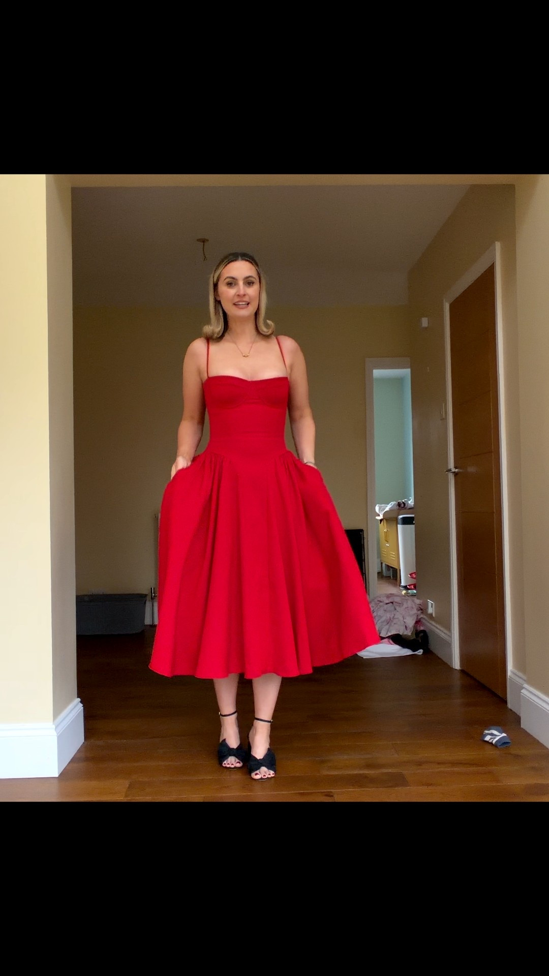 I’m a uk 10/12 and I’m wearing a size medium 
Red midi dress - Valentine’s Day - galentines


#LTKdresses #LTKuk