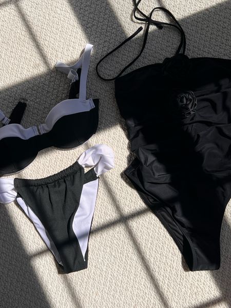 Amazon swimwear under $30 /
Black and white bathing suits 