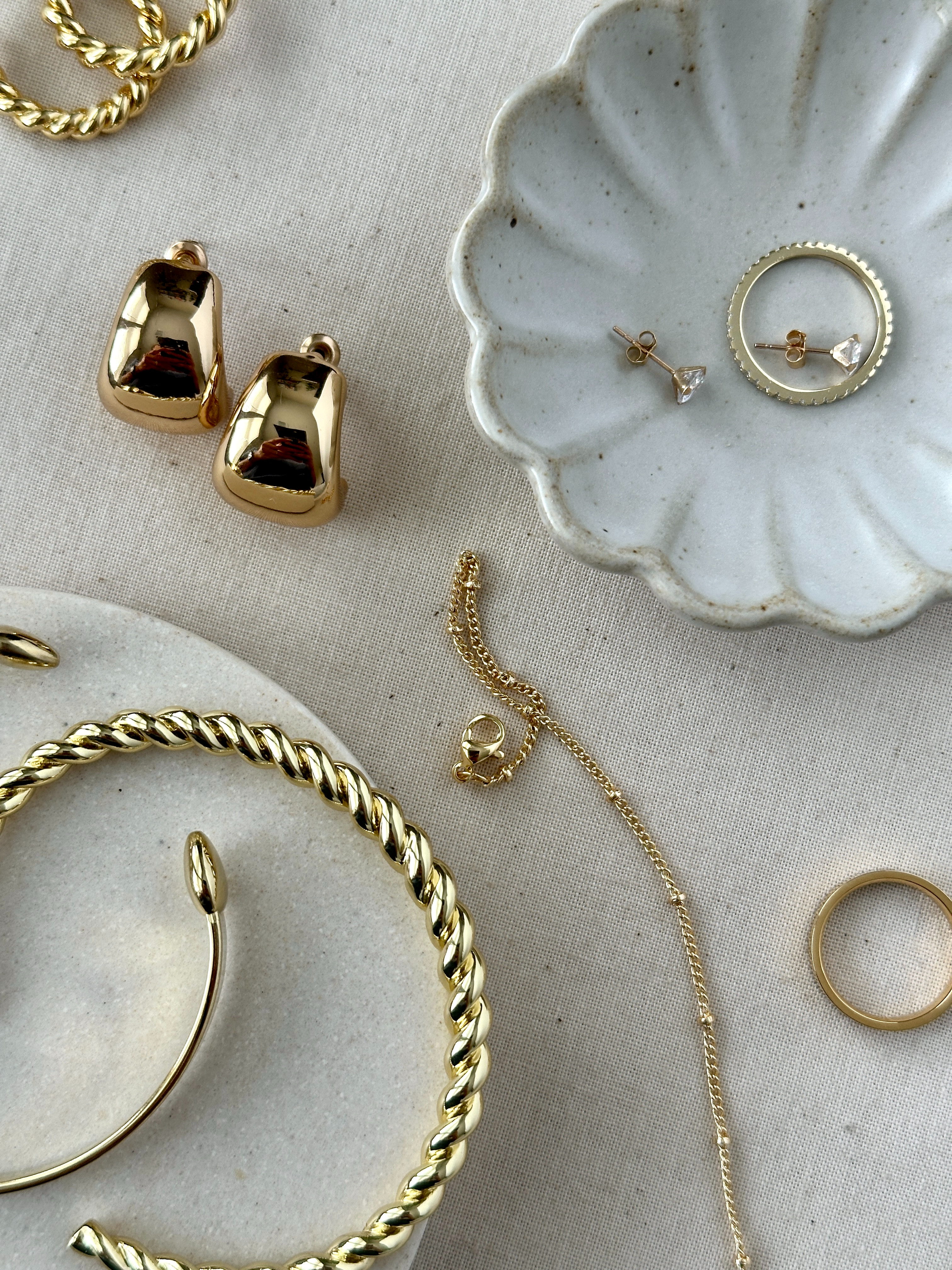 Timeless gold pieces that go with everything ✨

Linked my everyday jewelry favorites — minimal, classic, and easy to stack. 

 #LTKGiftGuide #LTKgrwm