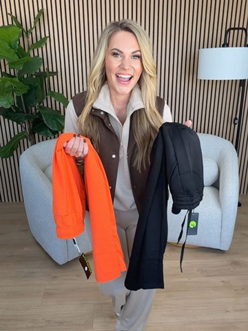 My favorite activewear and loungewear is always Pinspark! Their pieces are comfortable, affordable, and perfect for everything from busy days at the office to running errands, traveling, or lounging at home. I love the variety of colors and styles, especially their matching sets, joggers, and everyday layering pieces. These orange and black pants are such a fun addition to my fall wardrobe!

Pinspark activewear, Pinspark loungewear, women’s athleisure, affordable activewear, comfortable joggers, women’s lounge pants, fall athleisure outfits, matching lounge sets, casual everyday fashion, travel outfits, Audrie Dollins
