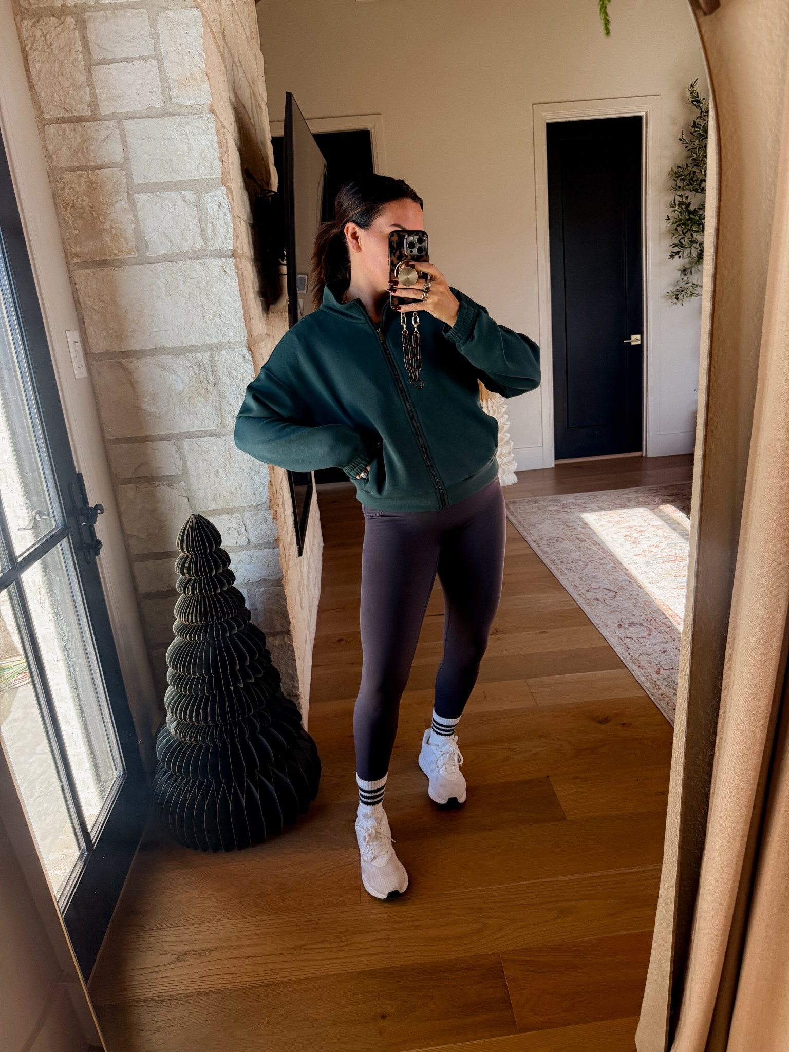 Workout fit of the day:
@spanx code is : BWCXSPANX for 15% off new customers + free shipping
#SpanxPartner
Leggings: Large
Tops: Xl


#LTKActive #LTKMidsize #LTKFindsUnder100