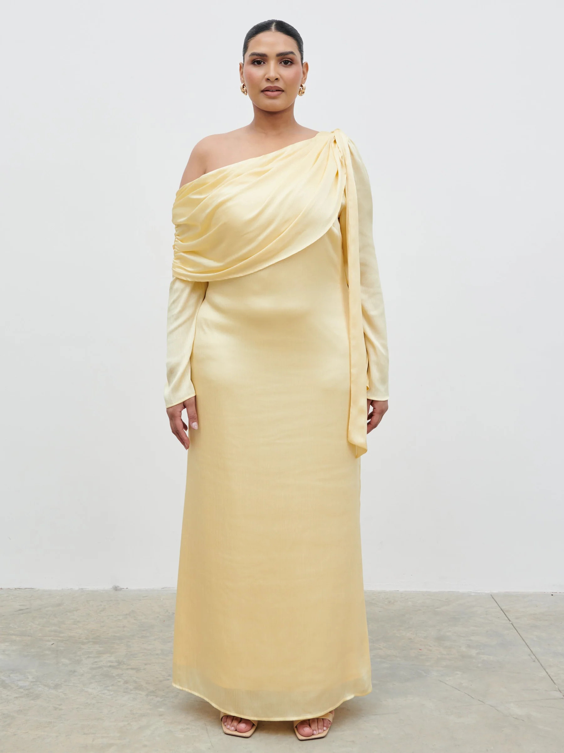 Neomie One Shoulder Tie Chiffon Maxi Dress Curve - Lemon | Pretty Lavish (UK)