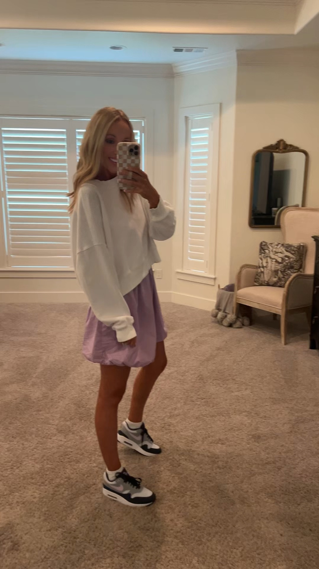 Wearing a small dress. Size 7 shoes (men’s sizing)…I normally wear an 8.5 in Nikes.