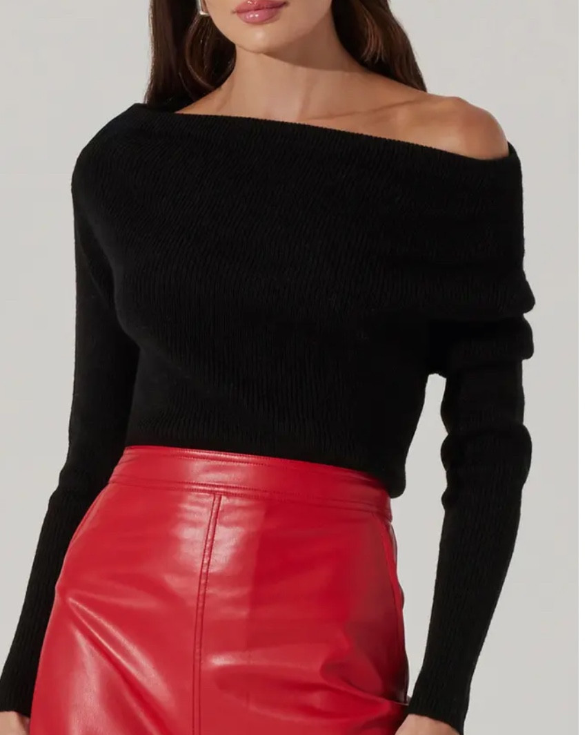 Love this slight off the shoulder sweater for all your holiday outfits whether it’s Christmas or New Year’s! The link to all of these is the first link below and then I found other similar ones that are a little less expensive.


Sweater, holiday outfit, party, outfit, Christmas outfit, Christmas sweater, New Year’s Eve, outfit, New Year’s Eve, shirt, Christmas shirt, winter outfit 

#LTKHoliday #LTKSeasonal #LTKFindsUnder100