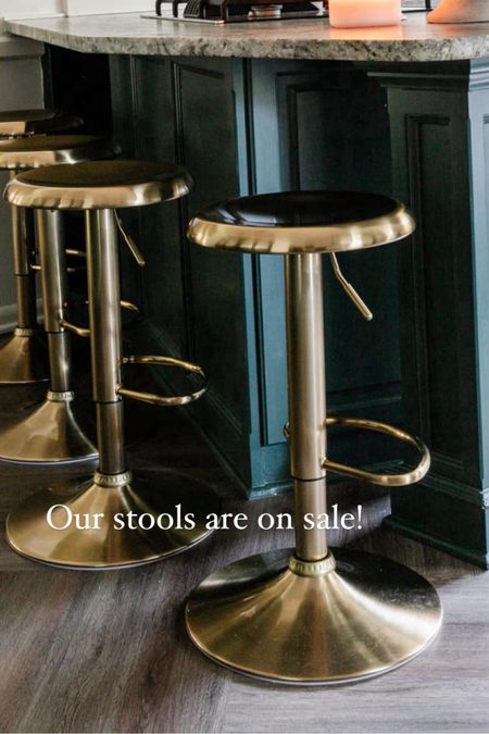 Our barstools are on sale! 

Swivel, gold, counter stool, kitchen chairs

#LTKhome


#LTKHome #LTKStyleTip