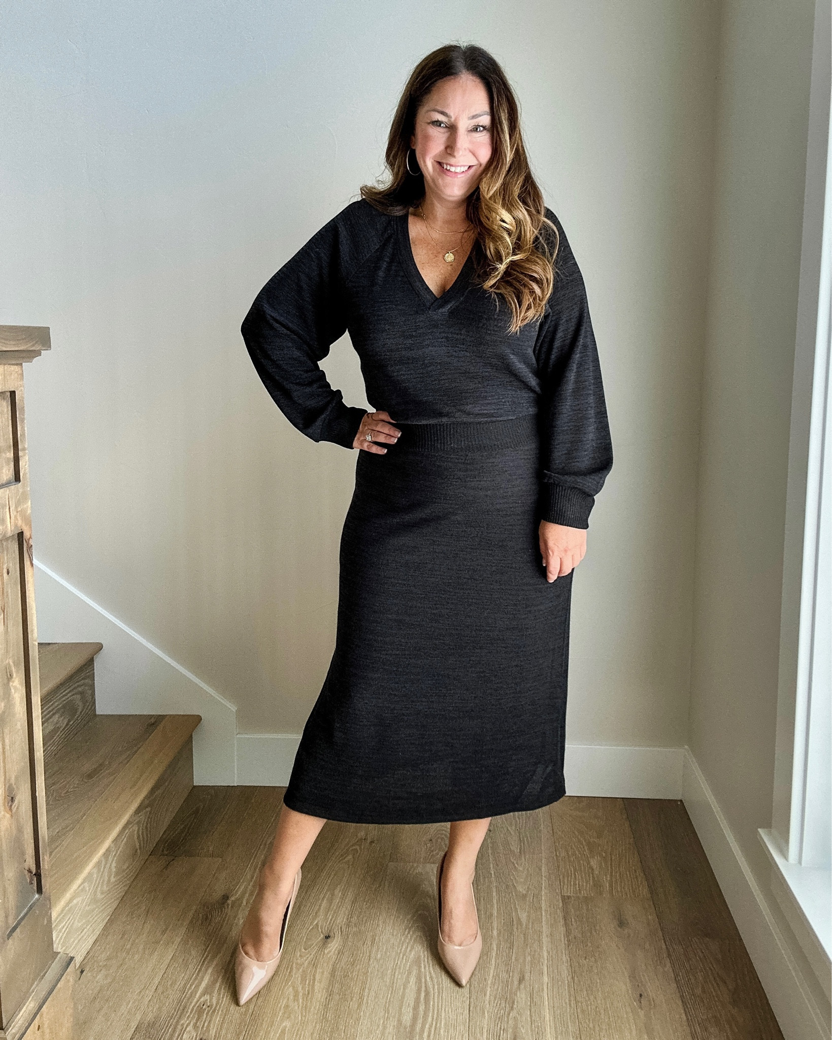 Midsize Black Dress
Use code RYANNE10 for 10% off

Fit tips: dress tts, L

Gibsonlook fashion  closet basics  fall  fall fashion  fall outfit  dress  fall work dress  date night look  event dress  midsize style  TheRecruiterMom  

#LTKMidsize #LTKOver40 #LTKStyleTip