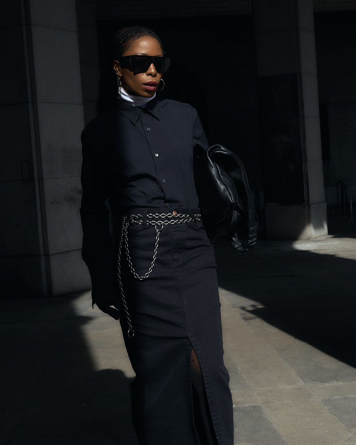 Off-duty weekend style 🖤

Shop chain belts at lapolounge.com ⛓️

#LTKStyleTip #LTKWorkwear #LTKOver40