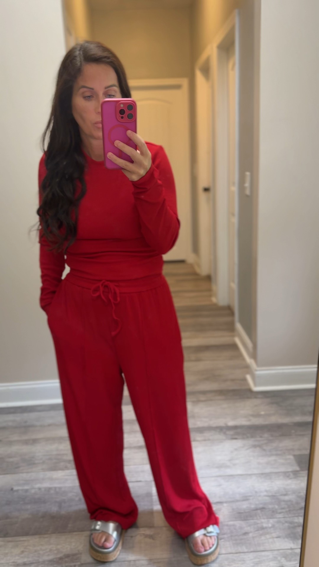 Loved the fit. Loved the comfort. Didn’t love tripping over the pants because I’m 5’0” on a good day 😂 Perfect for taller girlies, but for me… return! #PetiteProblems #LTKfashion #OOTD #LTKunder50 #MomStyle