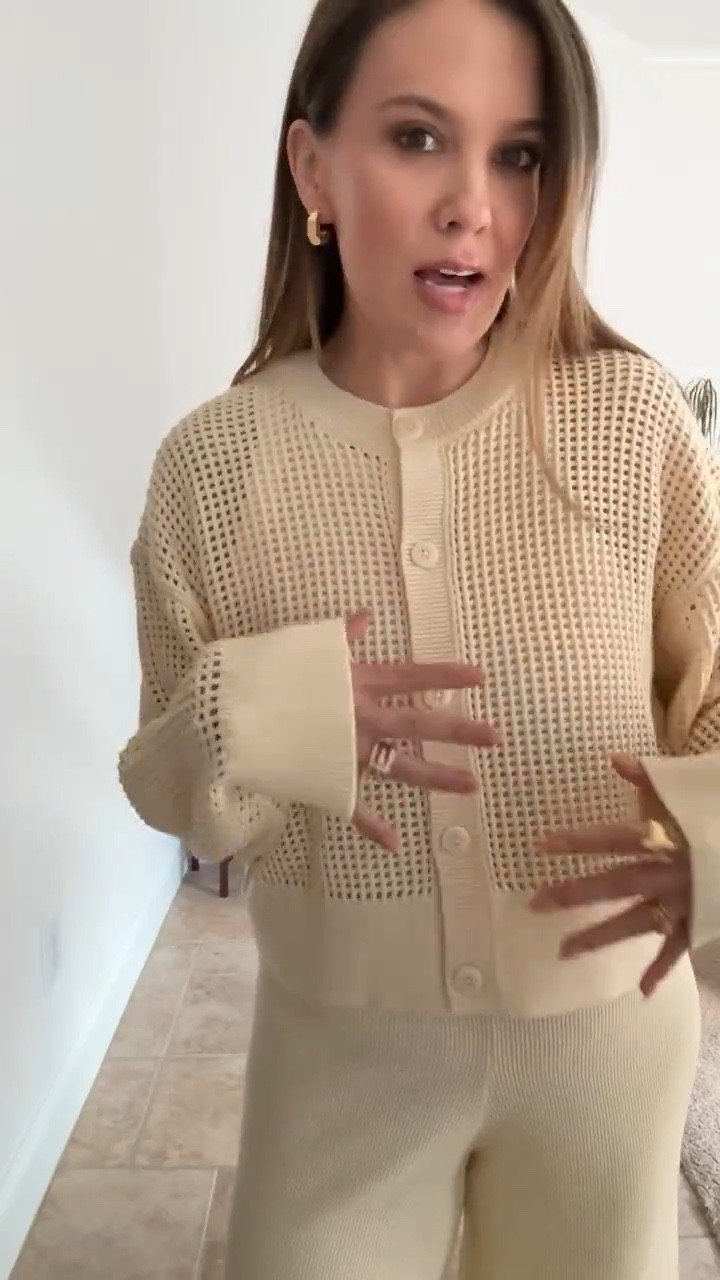 We’re huge fans of both of these pieces, especially the open knit cardigan! 

women’s fashion, spring style, splendid, spring fashion 

#LTKSeasonal