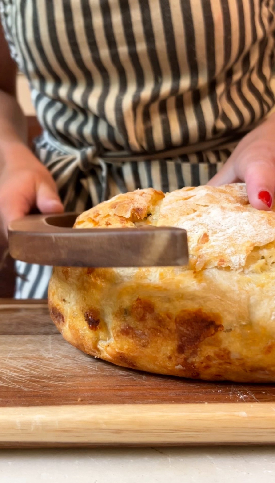 The perfect bread knife to ever exist… I didn’t realize I needed this until I had it!! 

#LTKHome #LTKParties #LTKFindsUnder50