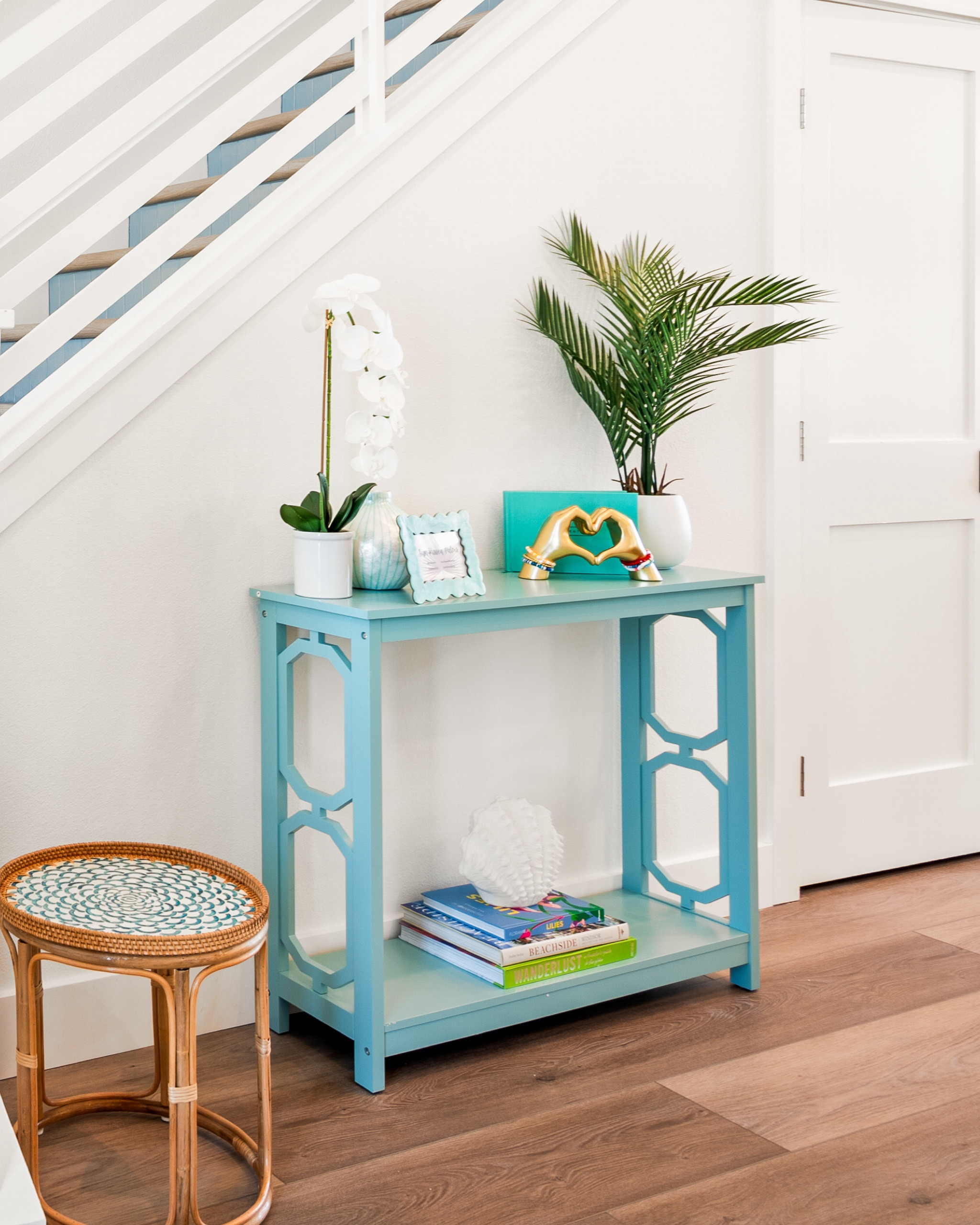 Obsessed with this blue console table and the decor on it! 💙 Snag this beauty on sale at Amazon now!
#ConsoleTable #HomeDecor #InteriorDesign #AmazonFinds #OnSaleNow #BlueDecor #HomeInspo

#LTKFindsUnder50 #LTKHome #LTKSaleAlert