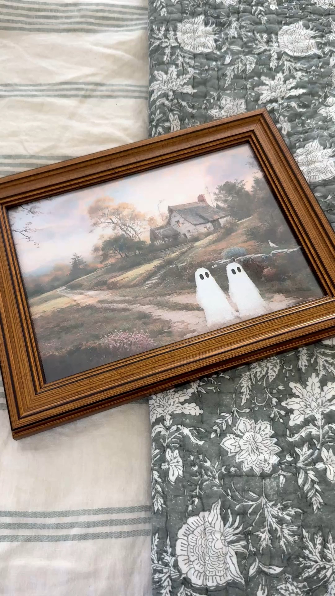 This is the CUTEST Halloween ghost framed artwork from Amazon 👻 Everyone needs this in their life this Fall 🍂 Perfect on a console, nightstand or bookshelves! Just $16 from Amazon! So Spooky chic 🥰

#LTKHome #LTKSeasonal #LTKSaleAlert