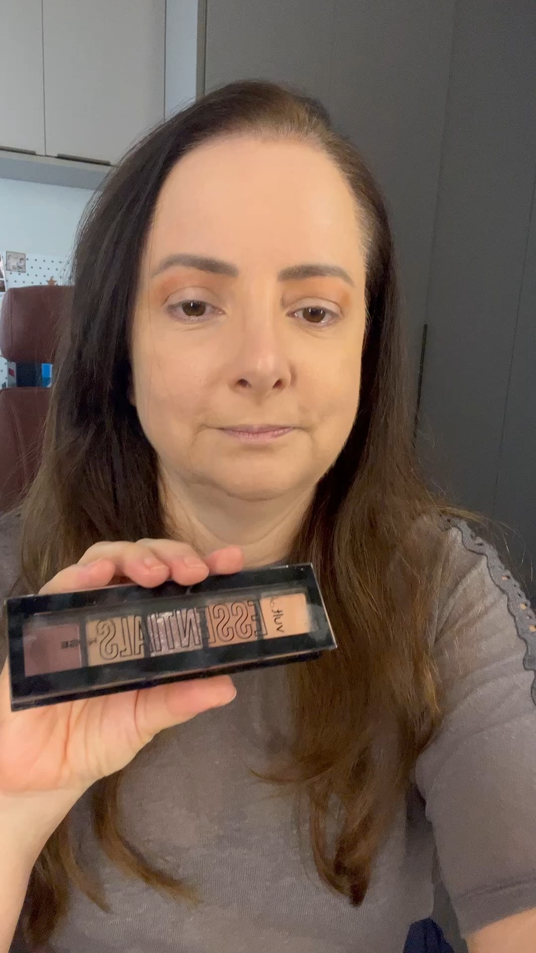 Paleta com tons matte e cintilantes básicos e elegantes. Muito prática para andar no nécessaire.

#LTKbeleza #LTKbrasil