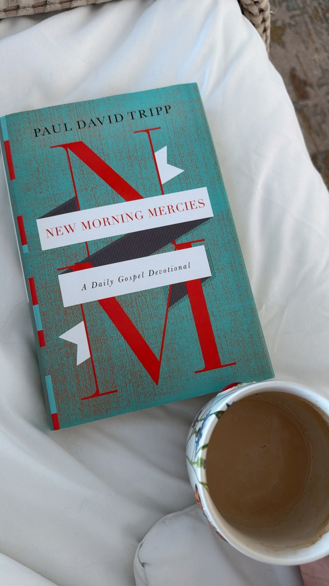 Happy Friday! ☀️ ☕️ 📕 

#LTKmorningroutine #LTKdayinmylife