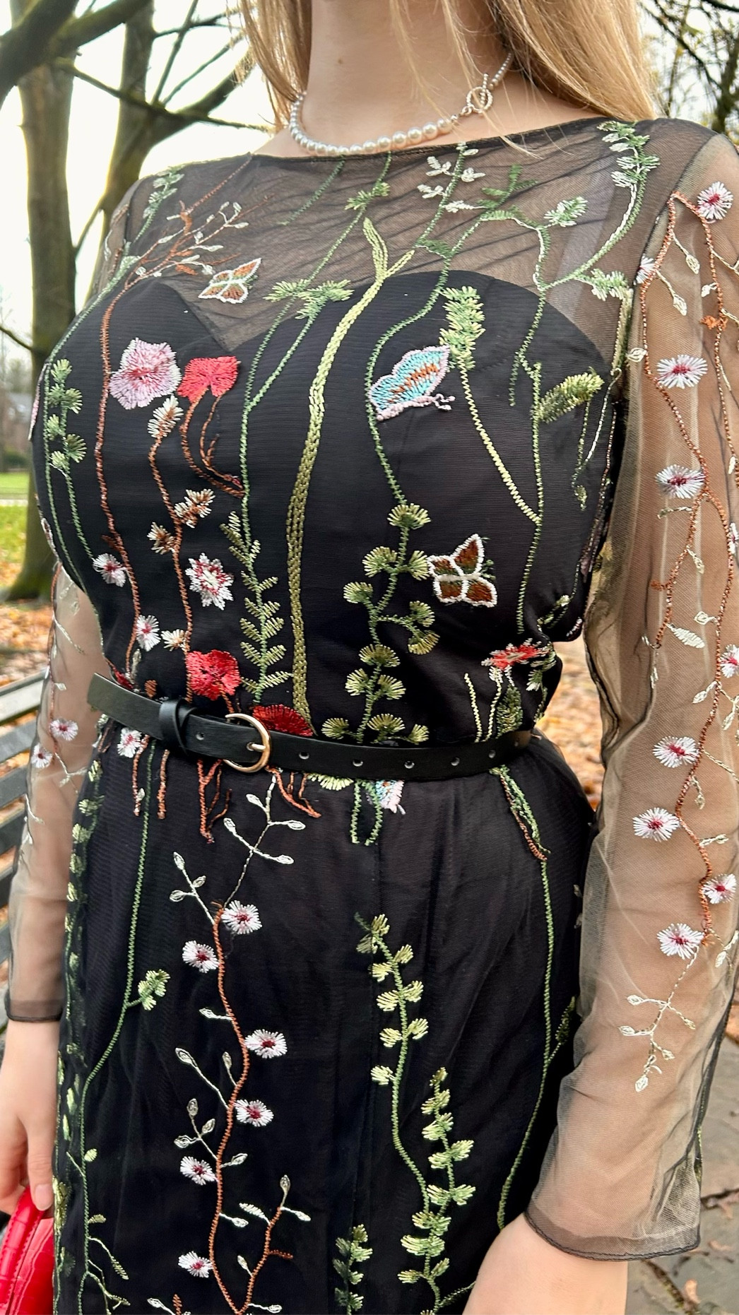 A pop of red on a rainy Autumn day 🥀♥️

Lovely evening dress by @jjshouseofficial @jjshouse.uk AD Discount code loretta2710 for 10% off ✨

Wearing the Sheath/Column Illusion Boat Neck Floor-Length Floral Lace Evening Dress (271470) 

#jjshouse #eveningdress #gown #eveninggown #occasiondress #fashionblogger #fashionstyle #styleinspiration #outfitinspiration #fashion #style #autumn #autumnfashion #autumnstyle #autumnvibes #vintage #vintagefashion #vintagestyle #vintageaesthetic #vintageoutfit #parisian #parisianstyle #retro #retrofashion #nature #自然 #时尚

#LTKwinter #LTKdresses #LTKstyletip