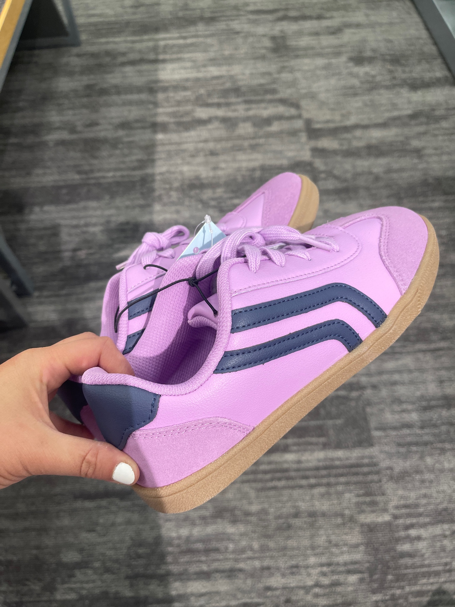 If you have small feet (or for your kids!), these are the cutest sneakers! They give samba vibes for a fraction of the price! 



#LTKFindsUnder50 #LTKBacktoSchool #LTKShoeCrush