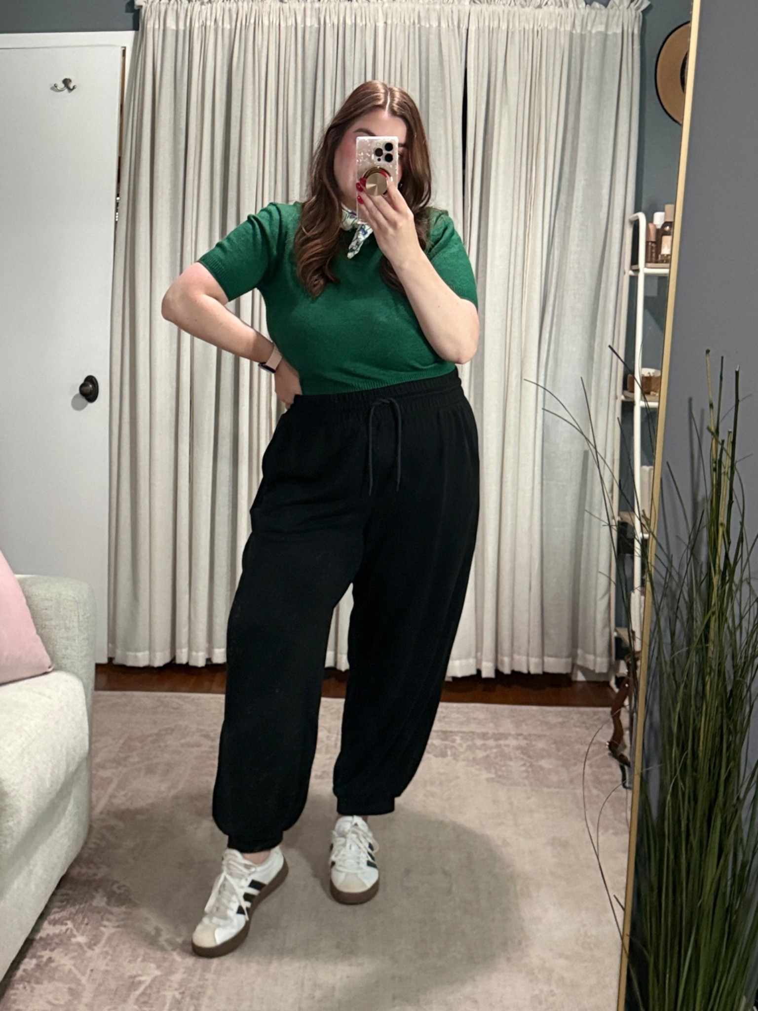 Easy wfh outfit:
Short sleeve sweater
Cotton bandana (to give your fit a little character)
Soft joggers from @Kohl's!
@adidas sneakers

#LTKootd #LTKMidsize #LTKWorkwear
