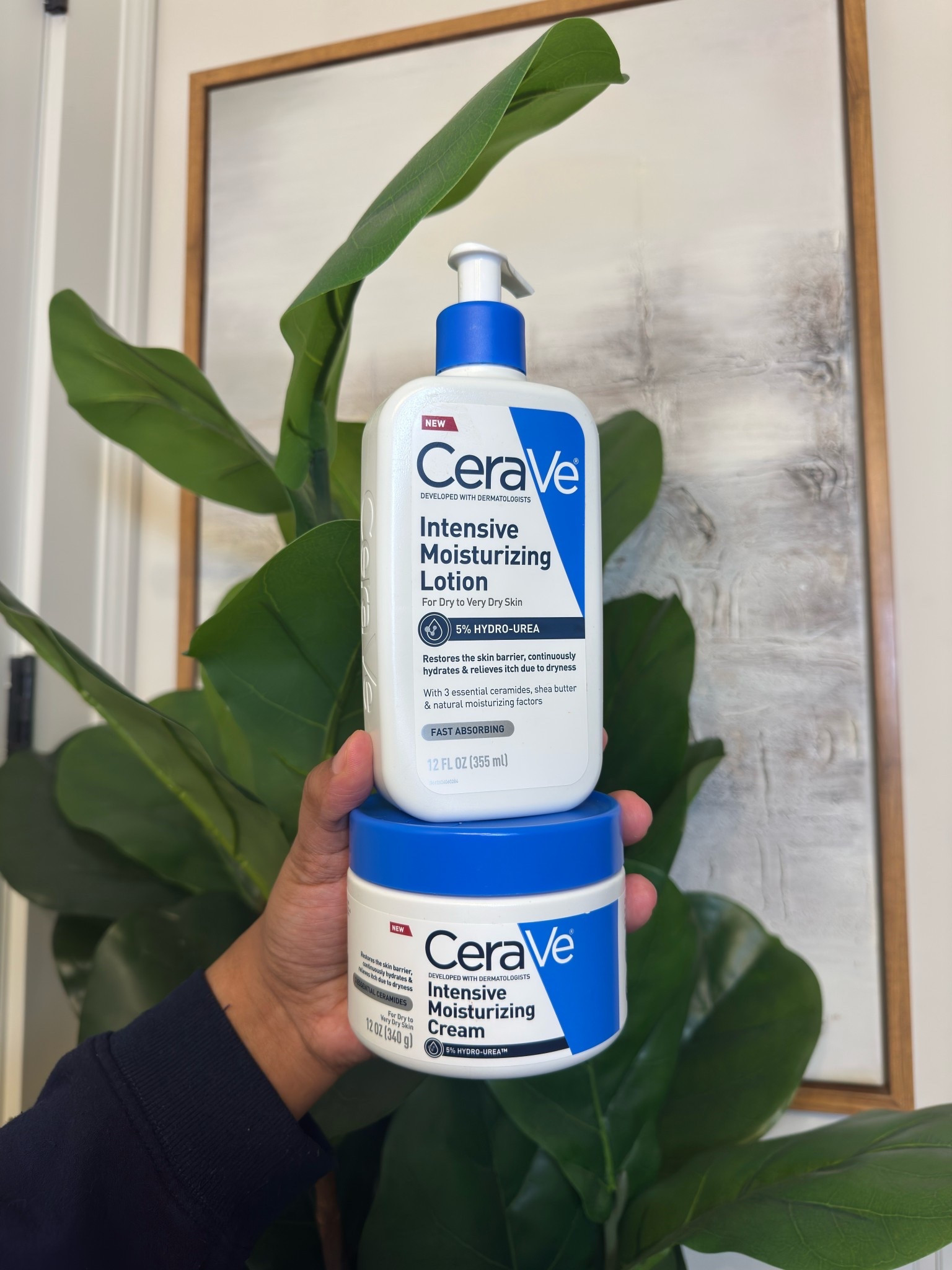 #ad with the winter being here that means less moisture in our skin! And @cerave has been such a huge help with everyone in the house !
Comment SKIN and I will send you the link @target #targetpartner #target #ceravepartner
@targetstyle 