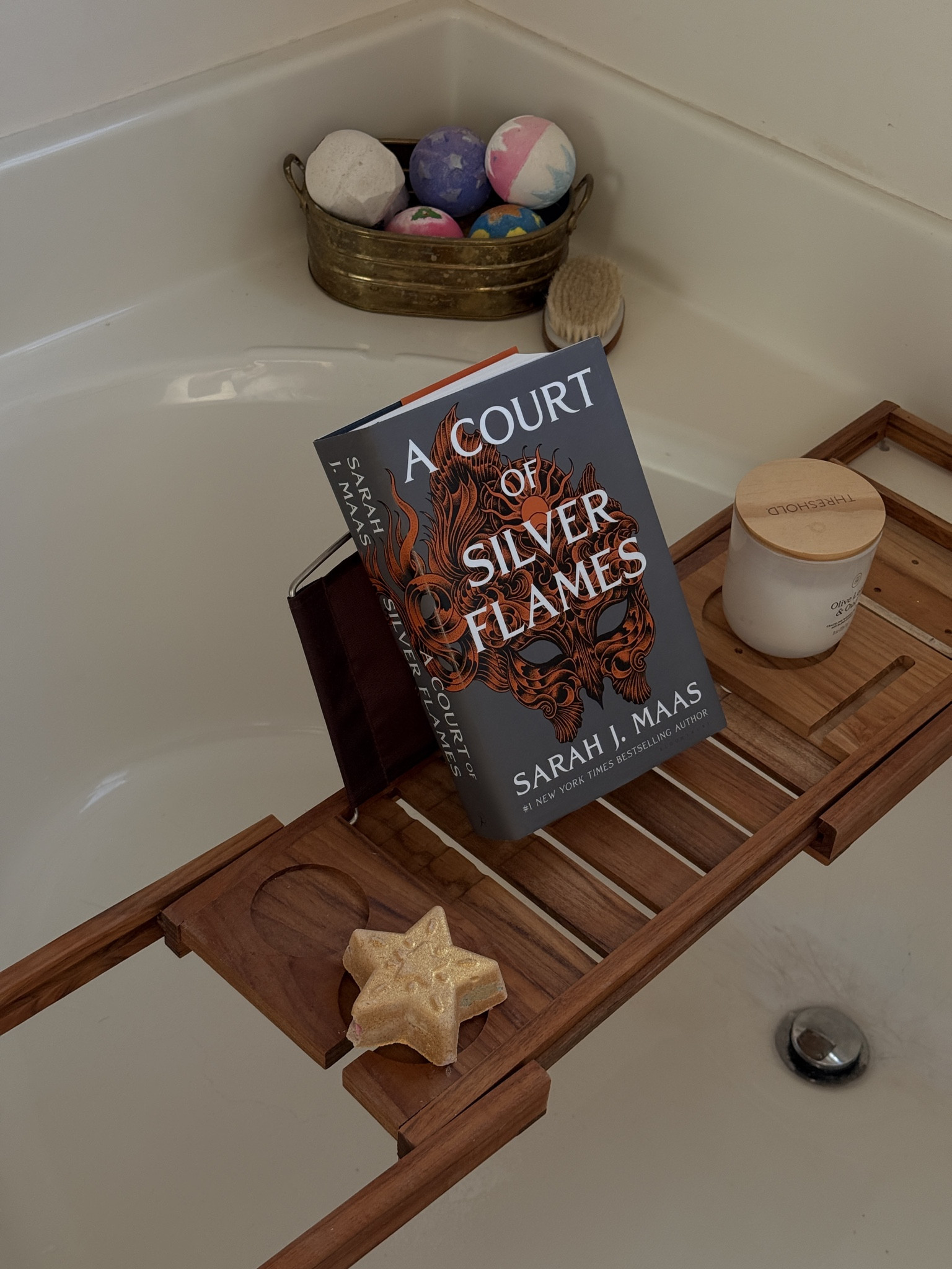 Finished A Court of Silver Flames and I fear I’ll never be the same.
#ltkreads #booktok #fantasyromance #bookseries #readerlife #bookish #acotar #sarahjmaas

#LTKdayinmylife #LTKstorytime #LTKselfcare