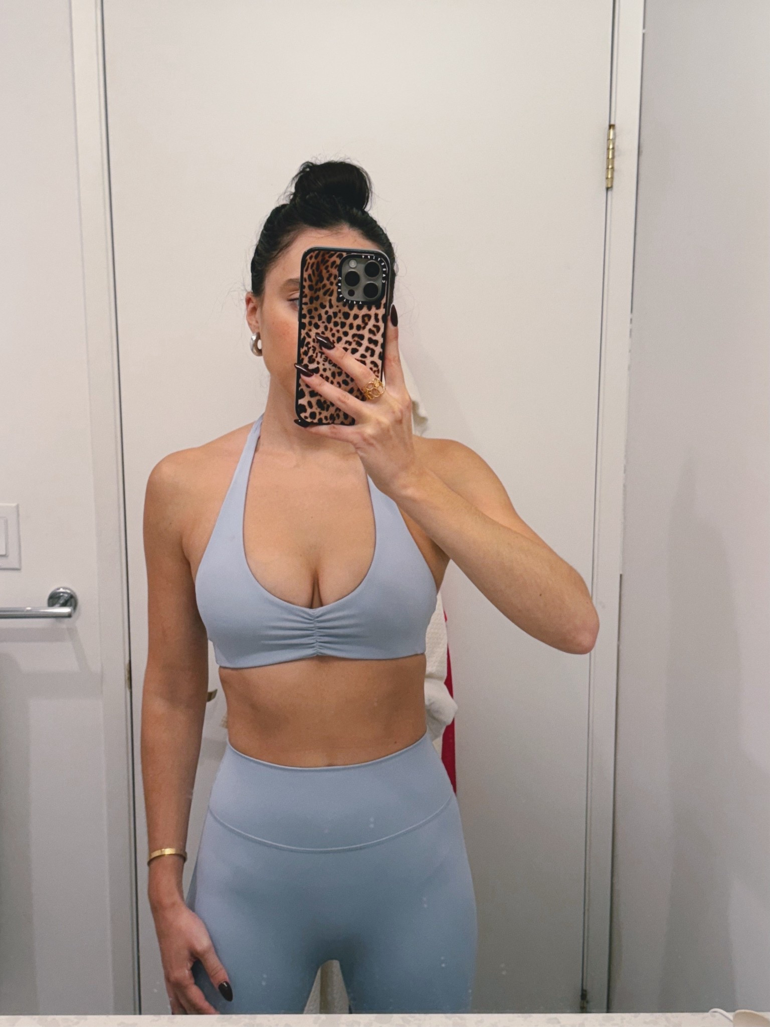 love this blue set 🦋