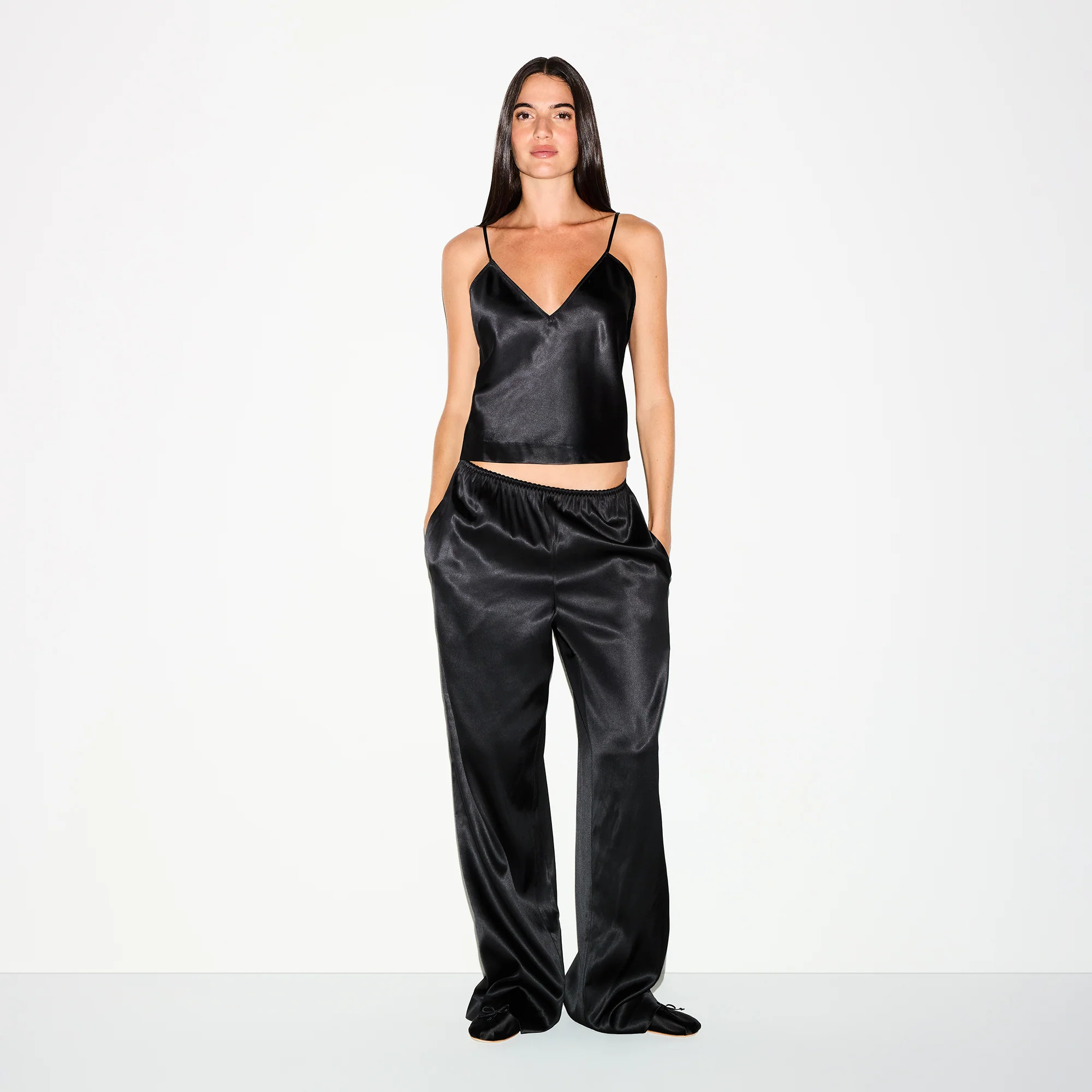 SKIMS Wide Leg Pants | Black | Large | Heavyweight Satin | SKIMS (US)