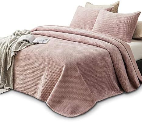 Kasentex Plush Poly-Velvet Lavish Design Quilt Set with Brushed Microfiber - Luxurious Bedding So... | Amazon (US)