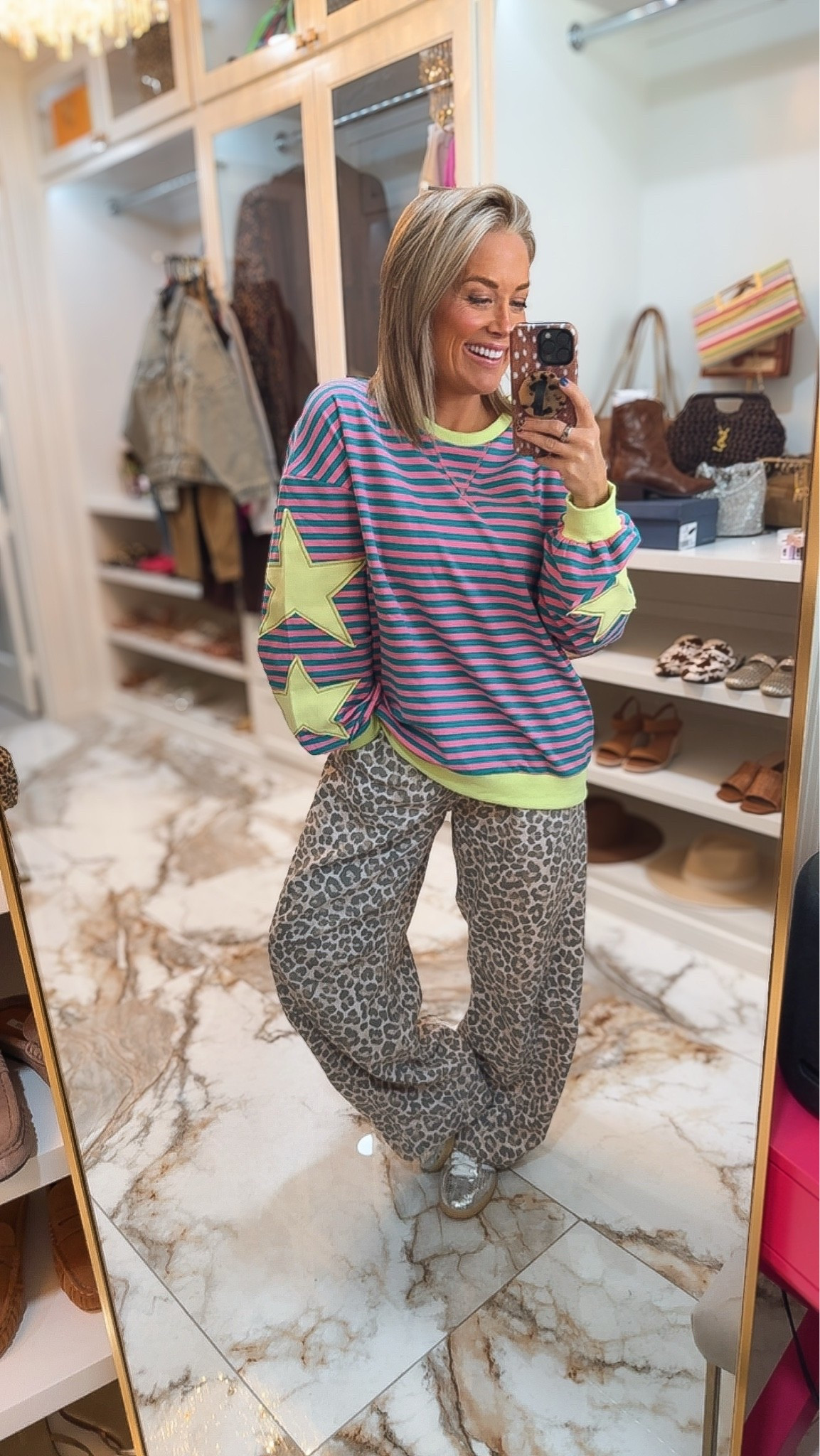 Today’s comfy fall outfit combo , shirt size medium